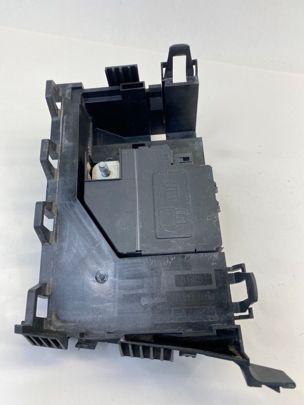 2013-2020 Ford Fusion Sedan 2.4L Junction Fuse Box Cover Bracket DG9T-14A301-AD