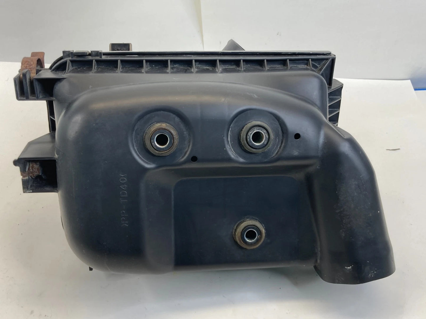 2009-2013 TOYOTA MATRIX 1.8L AIR FILTER BOX HOUSING WITH MAF SENSOR OEM