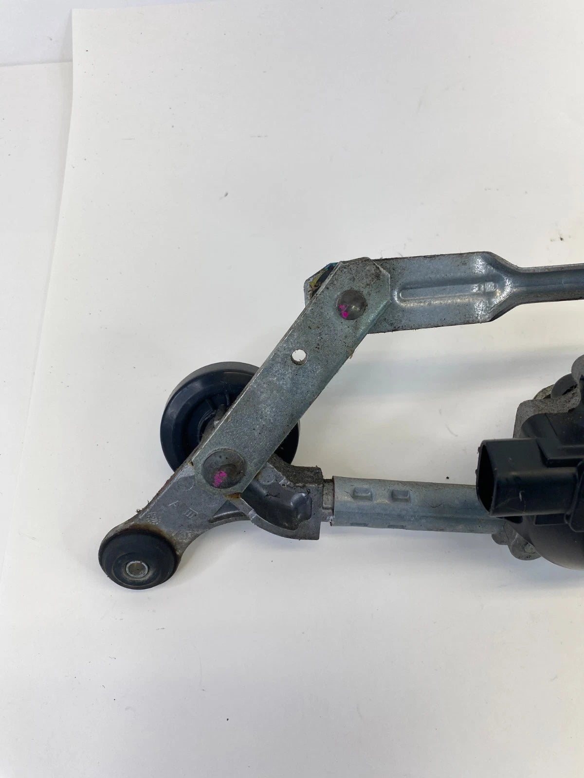 2012-2019 Nissan Versa Windshield Wiper Arm Linkage w/ Motor 28810-3AN1A OEM