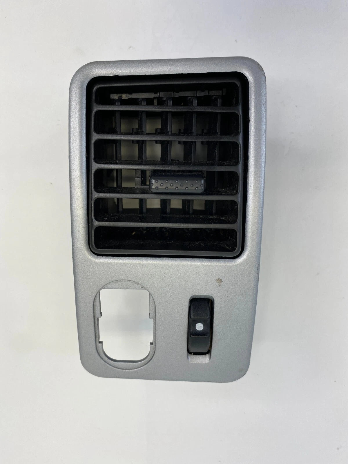 2007-2009 CHEVROLET EQUINOX FRONT LEFT SIDE A/C DASH AIR VENT GRILLE OUTLET OEM