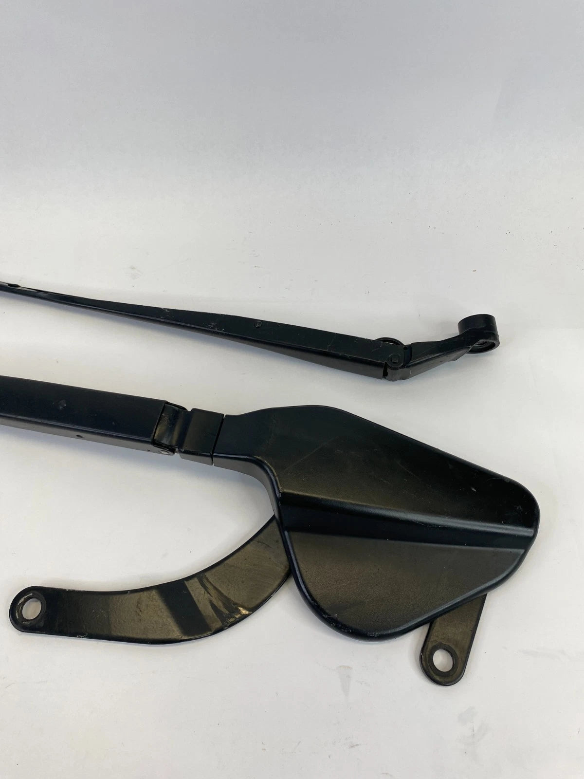 2010-2015 TOYOTA PRIUS FRONT WINDSHIELD WIPER ARMS LEFT AND RIGHT PAIR OEM