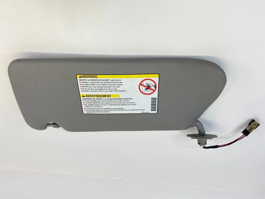 2004-2008 CADILLAC SRX ROOF RIGHT SUNVISOR SUN VISOR SHADE W/ LAMPS ASSEMBLY OEM