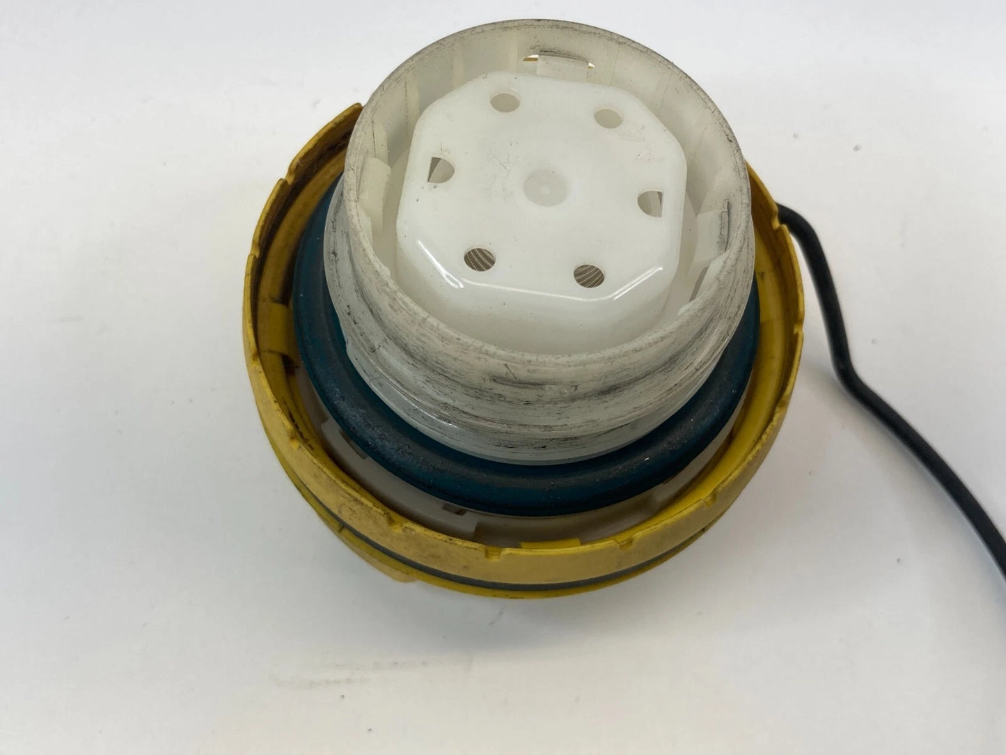 2011 2012 2013 BUICK REGAL 2.4L FUEL FILLER TANK GAS LID COVER CAP OEM