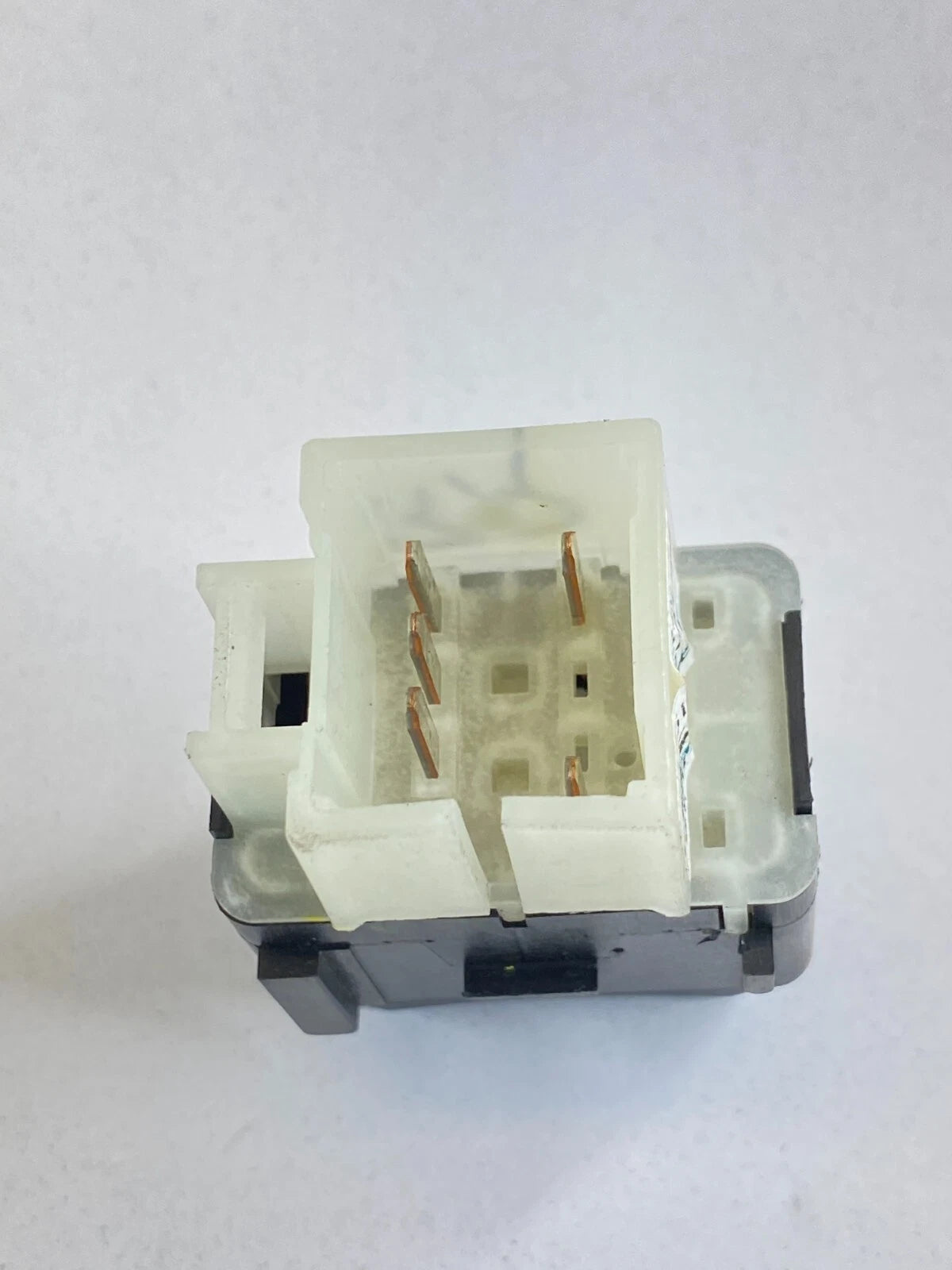 2000-2005 CHEVROLET IMPALA REAR RIGHT SIDE DOOR WINDOW CONTROL SWITCH 19283836