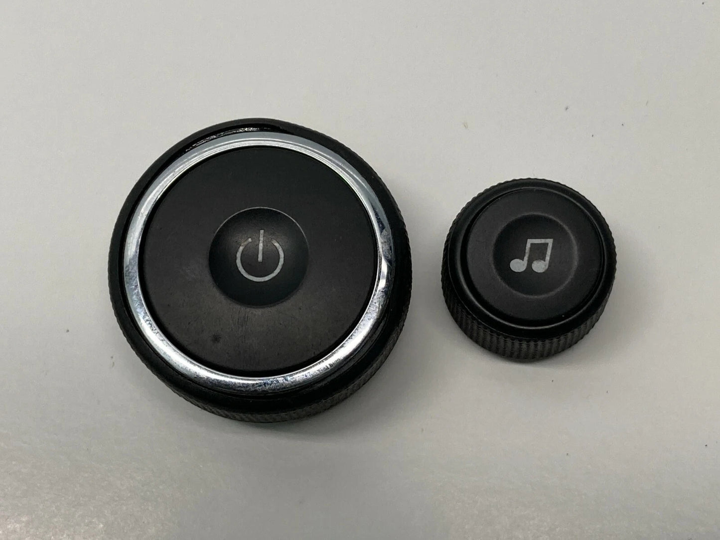 2006 2007 06 07 SATURN VUE ION DASH RADIO CD STEREO KNOB SET PAIR OEM