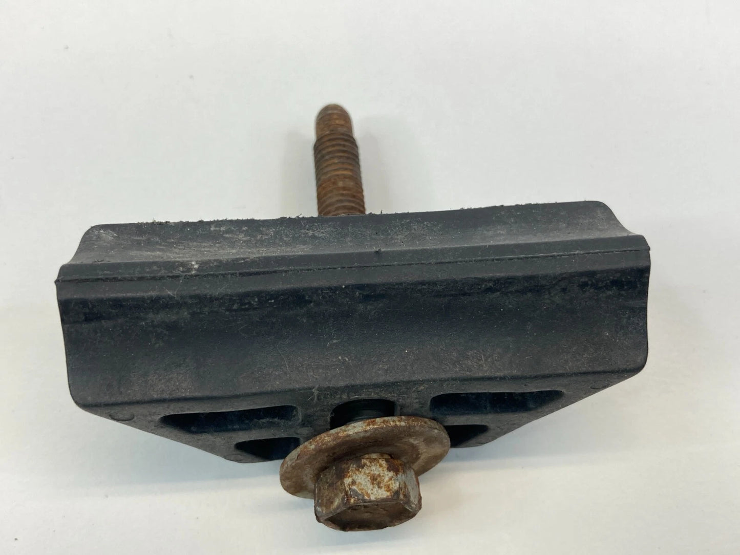 2005-2007 PONTIAC G6 04-08 CHEVROLET MALIBU BATTERY HOLDER DOWN CLAMP NUT OEM