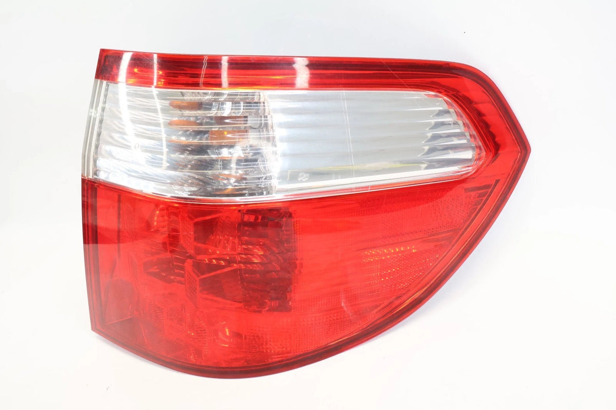 2005 2006 2007 HONDA ODYSSEY REAR RIGHT PASSENGER OUTER TAILLIGHT TAIL LAMP OEM