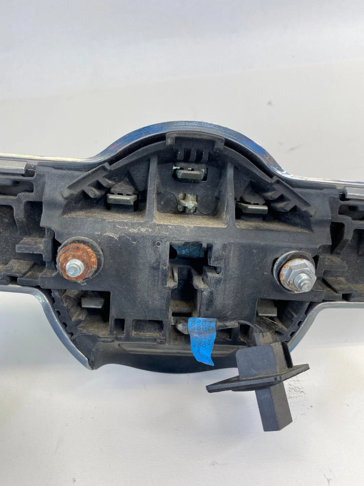 11-13 BUICK REGAL REAR TRUNK TAILGATE MOLDING TRIM GARNISH W/ EMBLEM 132266400