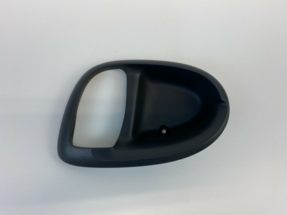 2002-2007 Buick Rendezvous Rear Right Side Inner Door Handle Bezel Trim 825296