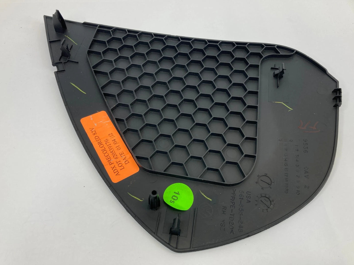2012-2019 VOLKSWAGEN PASSAT DASH RIGHT SIDE END CAP TRIM PANEL COVER 561858248