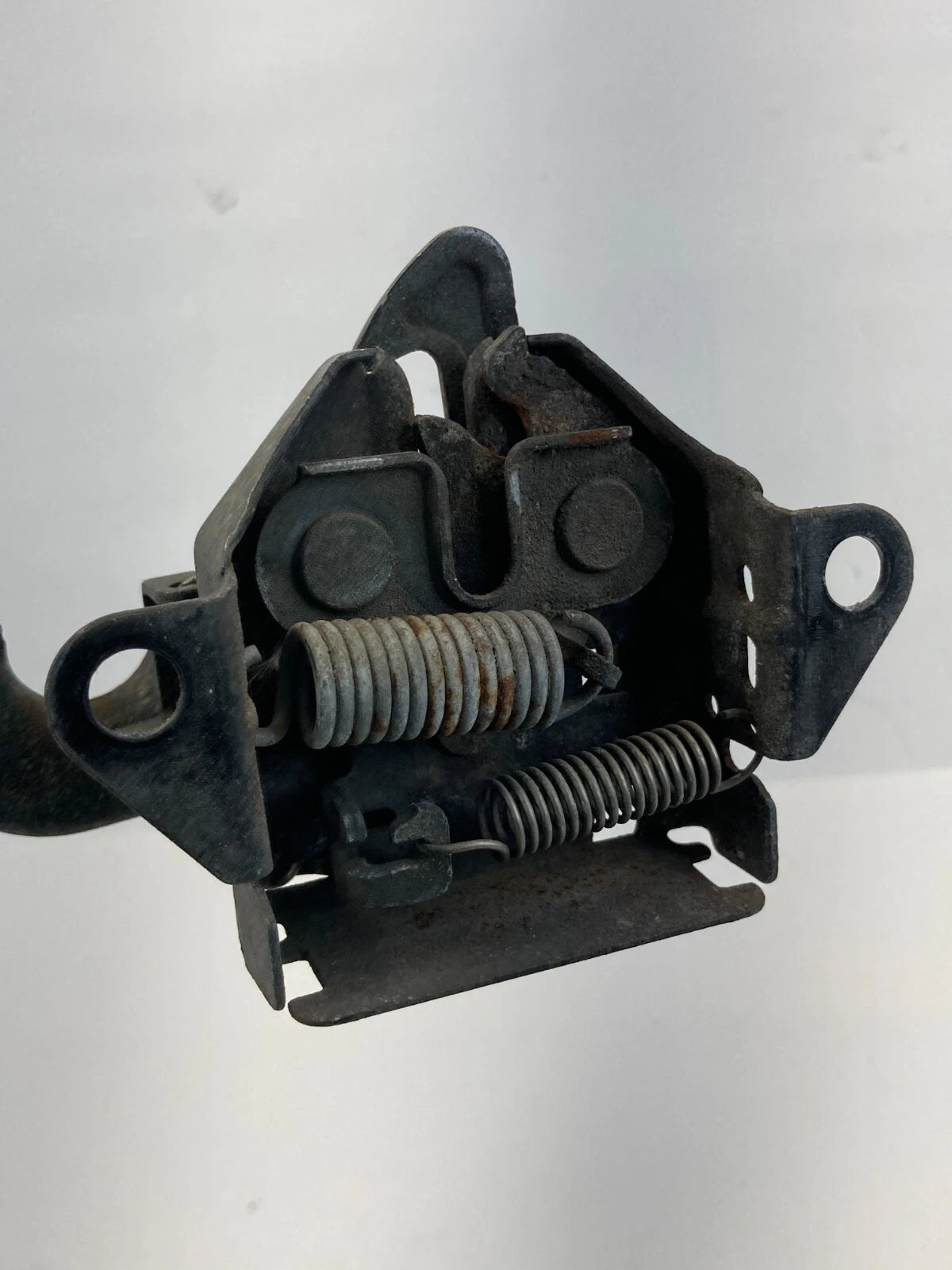 02 03 04 05 06 MAZDA MPV HOOD LOCK BONNET LATCH RELEASE ACTUATOR OEM