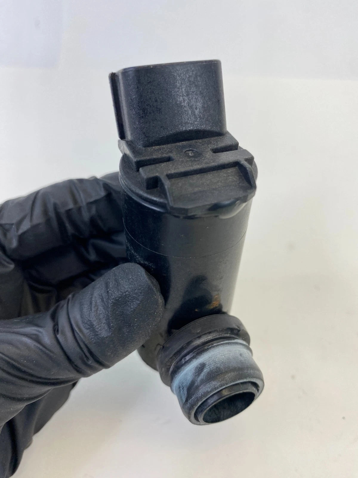 1992-2003 ES300 93-05 LEXUS GS300 WINDSHIELD WASHER PUMP MOTOR 85330-33020 OEM