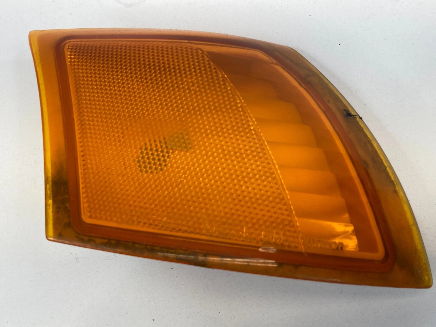 2002-2007 SATURN VUE SUV 4-DR RIGHT SIDE TURN SIGNAL MARKER LIGHT LAMP ASSEMBLY