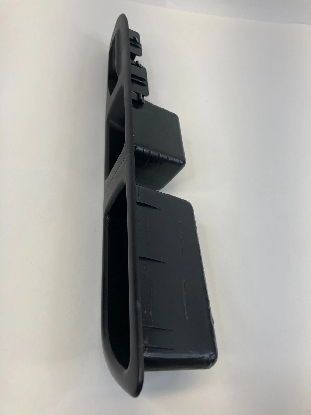 2003-2008 SUBARU FORESTER FRONT RIGHT SIDE DOOR WINDOW SWITCH BEZEL TRIM COVER