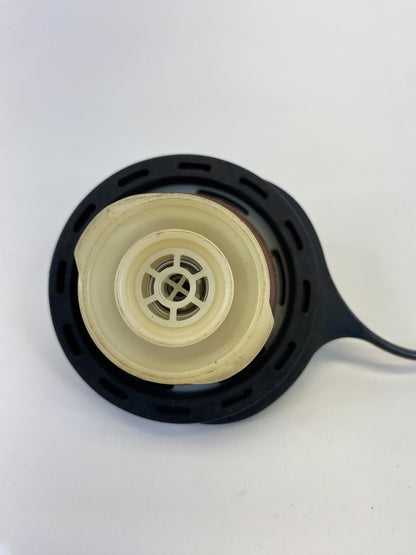 2005-2008 Ford Escape 2005-2008 Mariner 2.3L L4 Fuel Tank Filler Gas Cap Cover