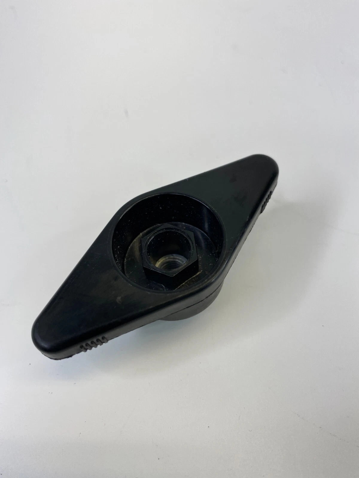2003-2006 FORD EXPEDITION SPARE TIRE HOLD DOWN RETAINER WING NUT OEM
