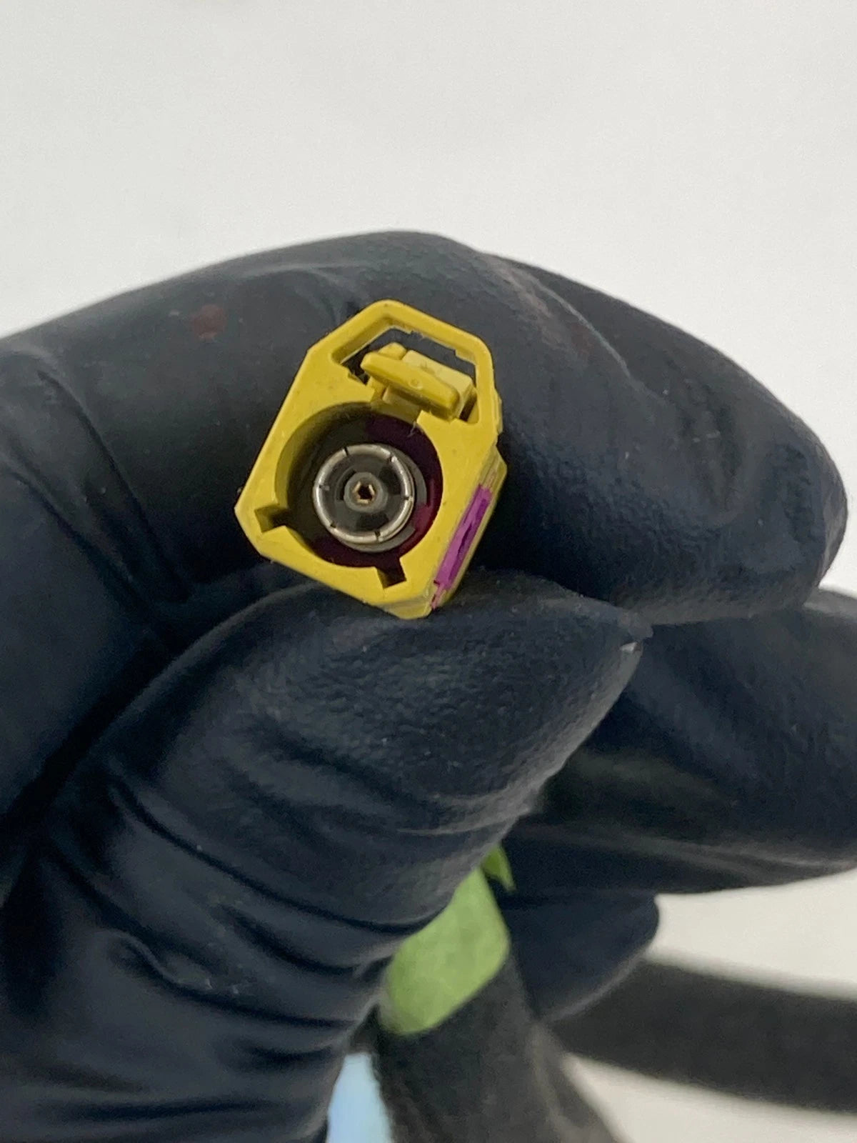 2013-2016 Dodge Dart Roof Mounted Radio Antenna Base 05091973AC OEM