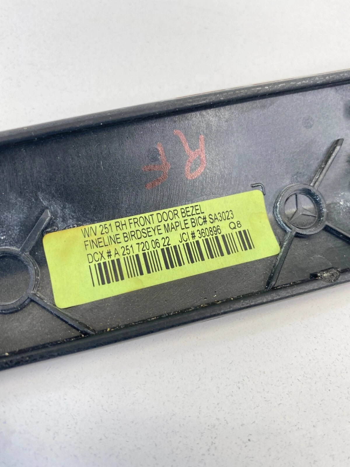 06-10 MERCEDES-BENZ R350 FRONT RIGHT INTERIOR DOOR PANEL BEZEL COVER TRIM OEM
