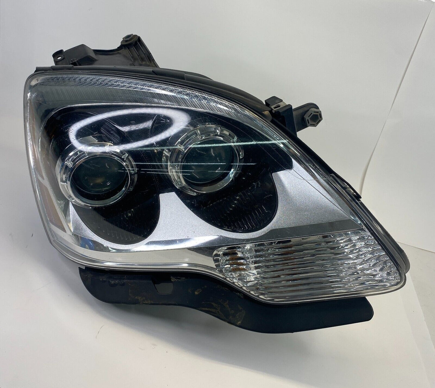 2008-2012 GMC Acadia Right Passenger Side Headlight Headlamp Halogen 2091239 OEM