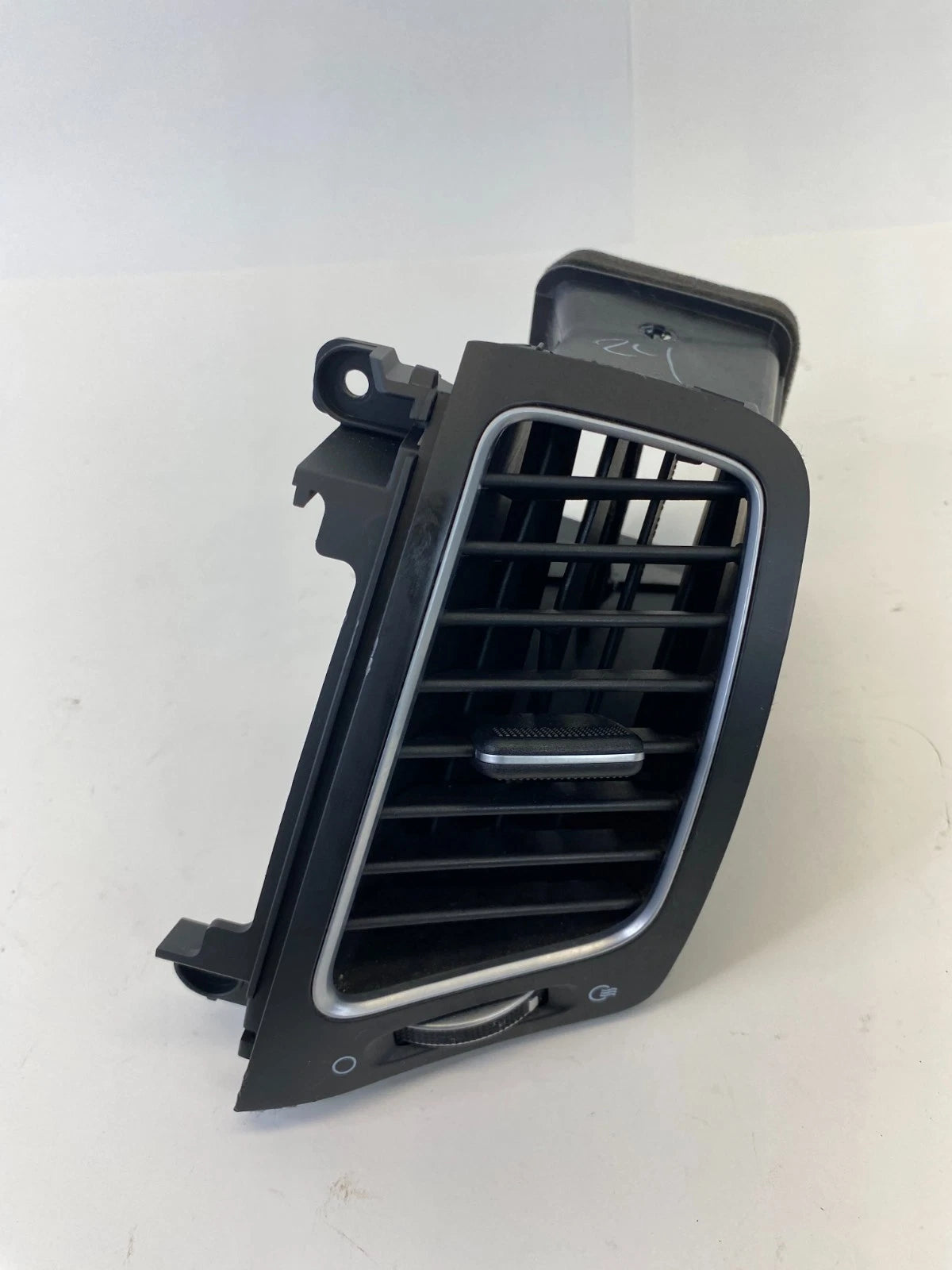 2014 2015 KIA SORENTO CENTER DASH RIGHT SIDE A/C AIR VENT GRILLE 2U974-20105 OEM