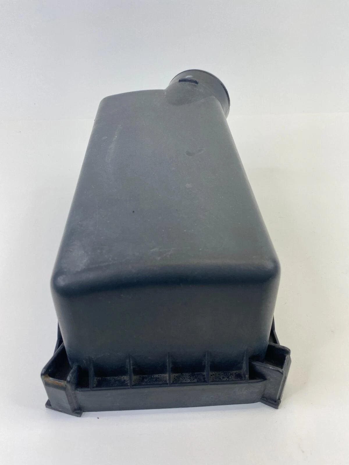07-11 HYUNDAI ACCENT AIR CLEANER FILTER BOX UPPER HOUSING COVER 28111-1G000 OEM