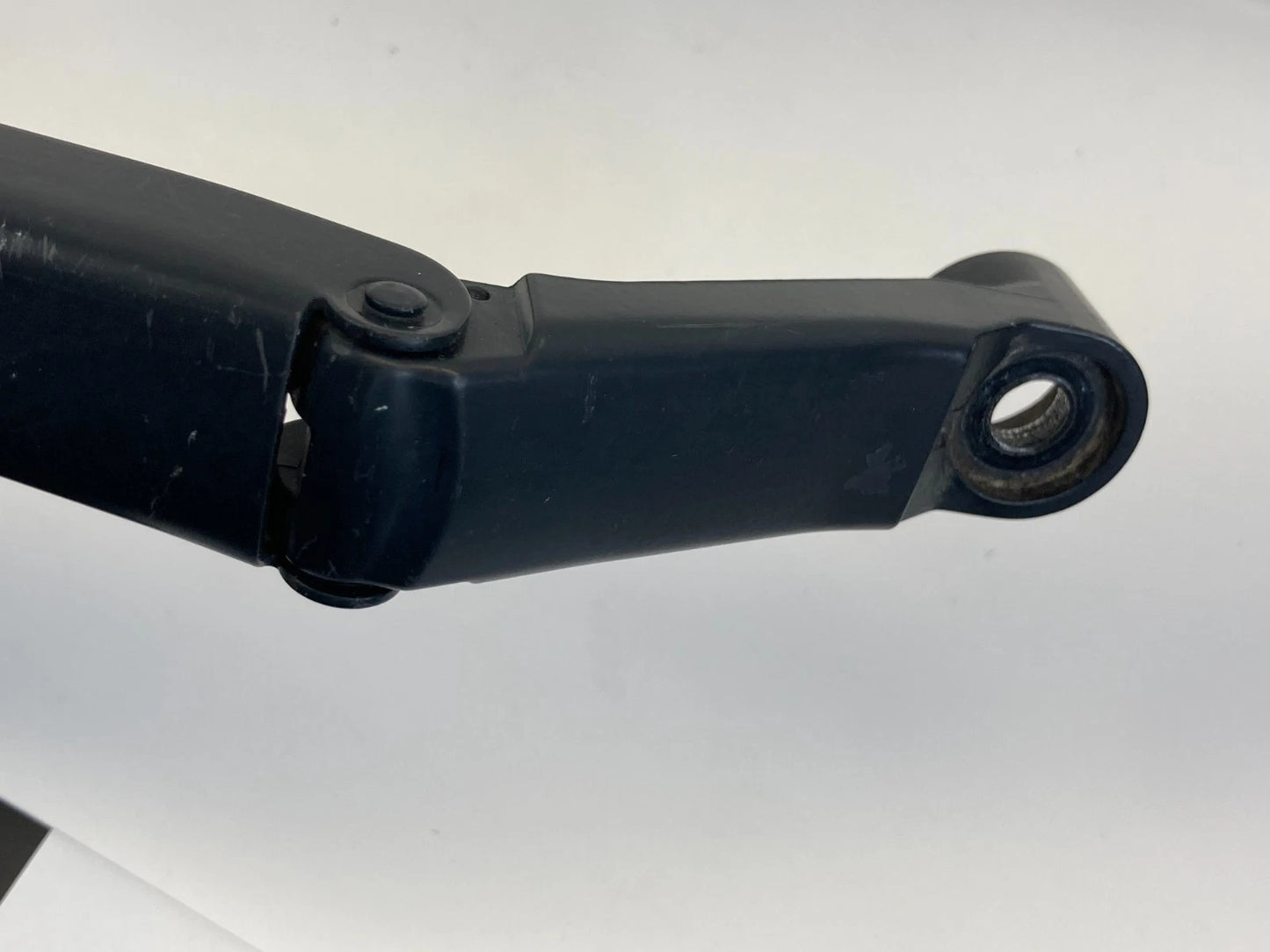 2007-2011 TOYOTA YARIS HATCHBACK FRONT WINDSHIELD WIPER ARM PAIR SET OEM