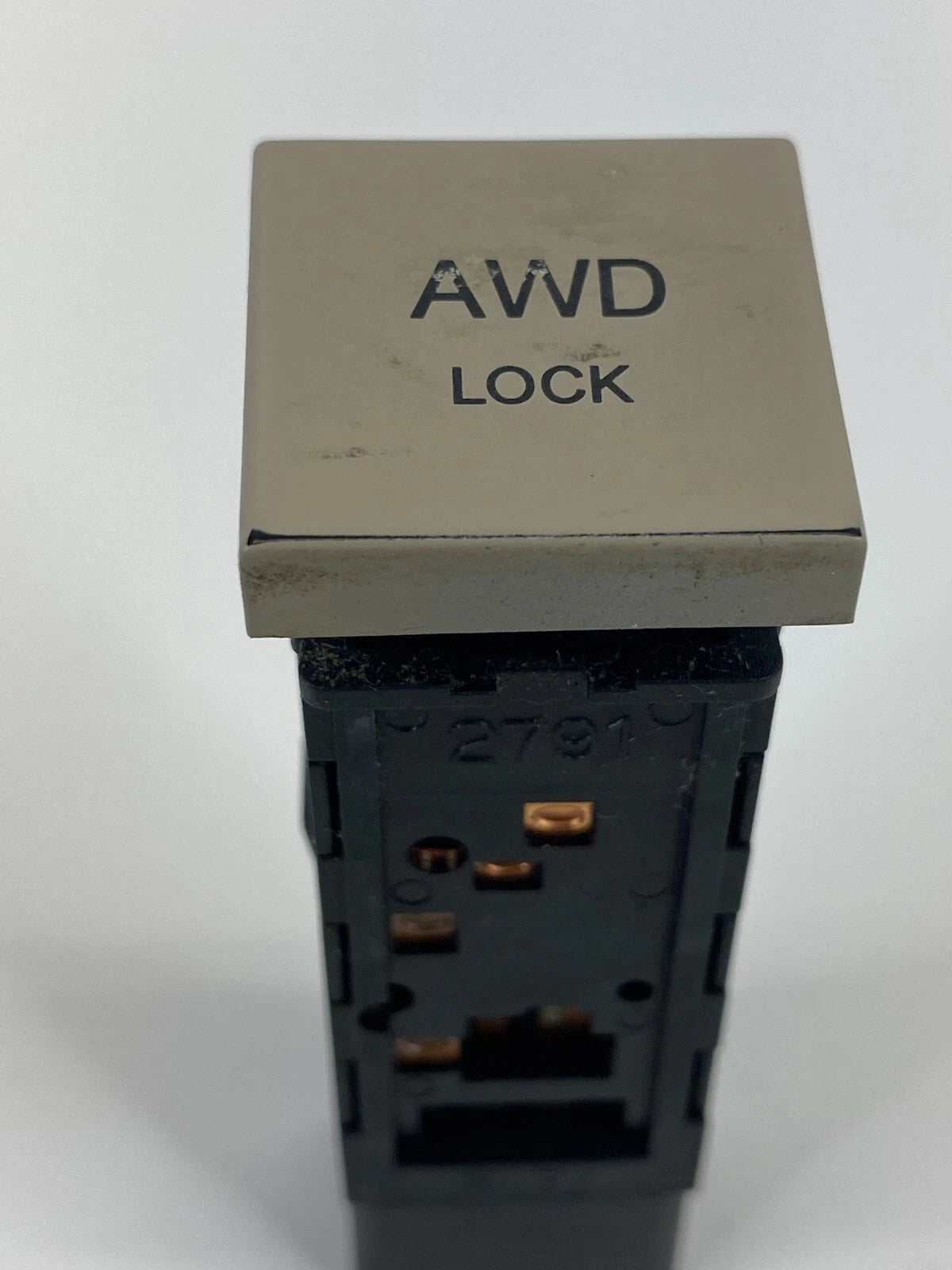 2007-2009 HYUNDAI SANTA FE SELECT DASH PANEL AWD LOCK CONTROL SWITCH 202002962