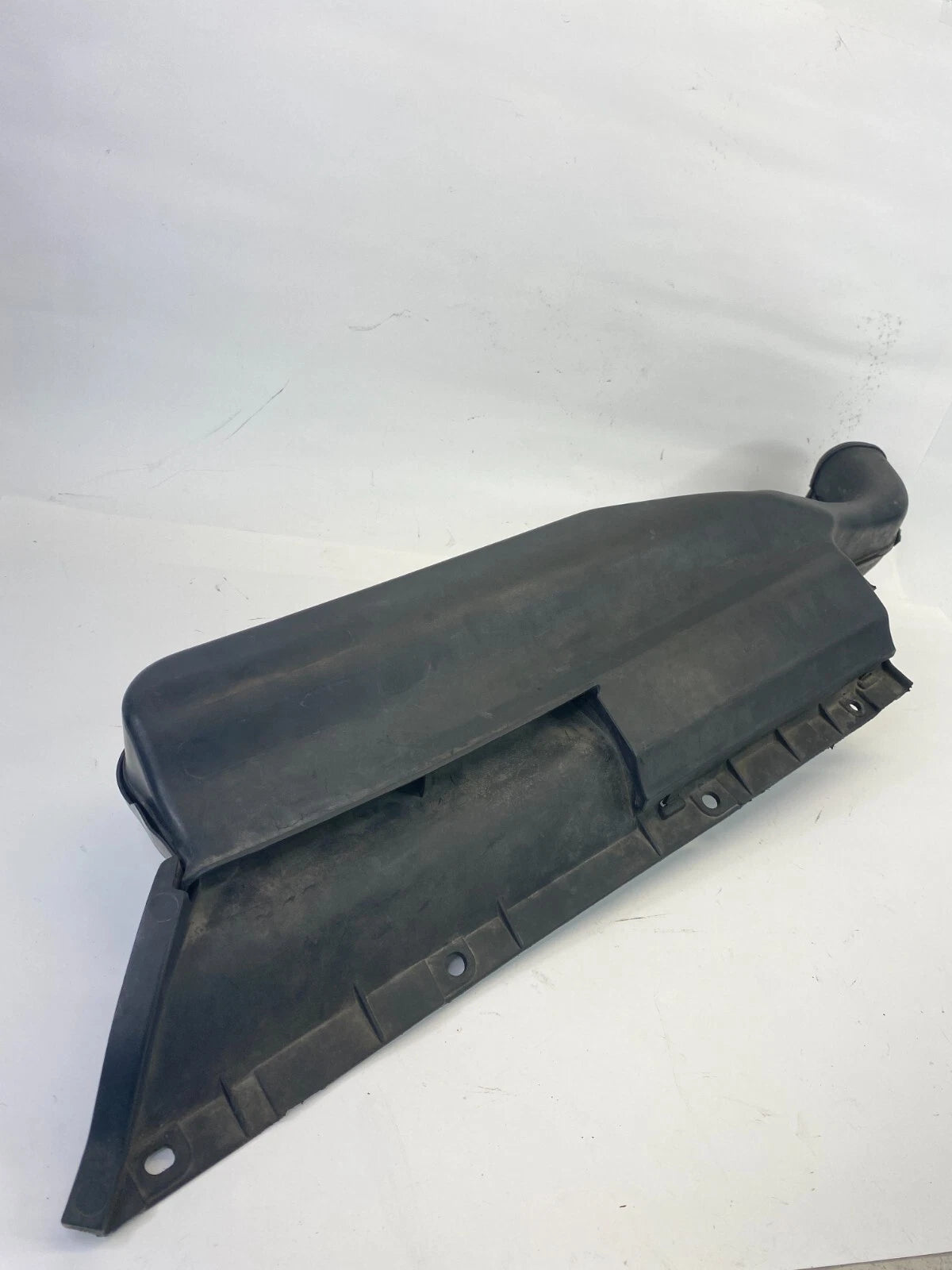 04-06 NISSAN MAXIMA 3.5L AT UPPER AIR INTAKE RESONATOR DUCT PIPE 16554-7Y010 OEM