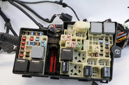 12-14 FORD FOCUS 2.0 FWD ENGINE FUSE BOX RELAY JUNCTION MODULE CV6T14K733 OEM