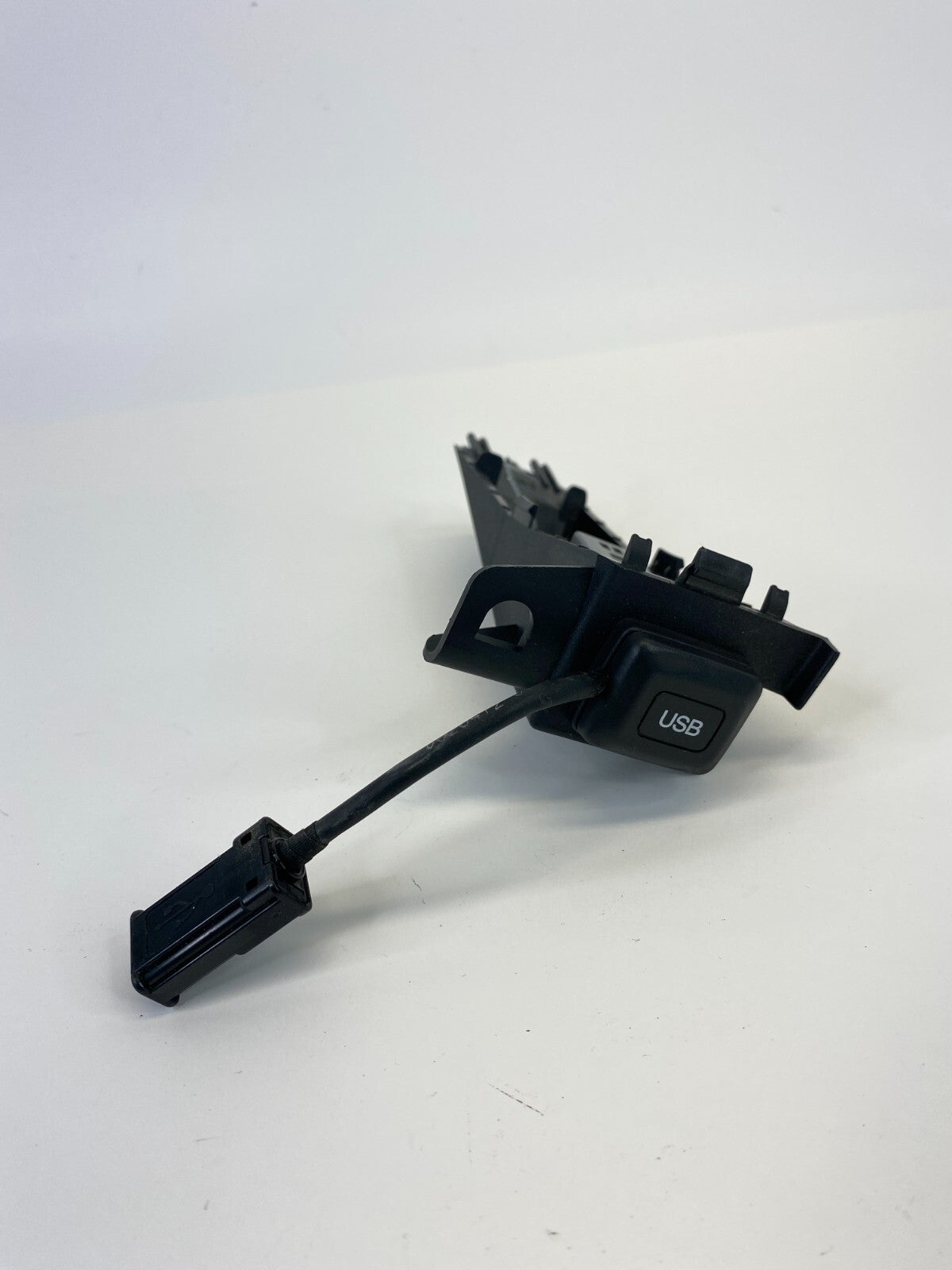 2011 2012 2013 Honda Odyssey Front Right Passenger Glove Box Pocket USB Port OEM