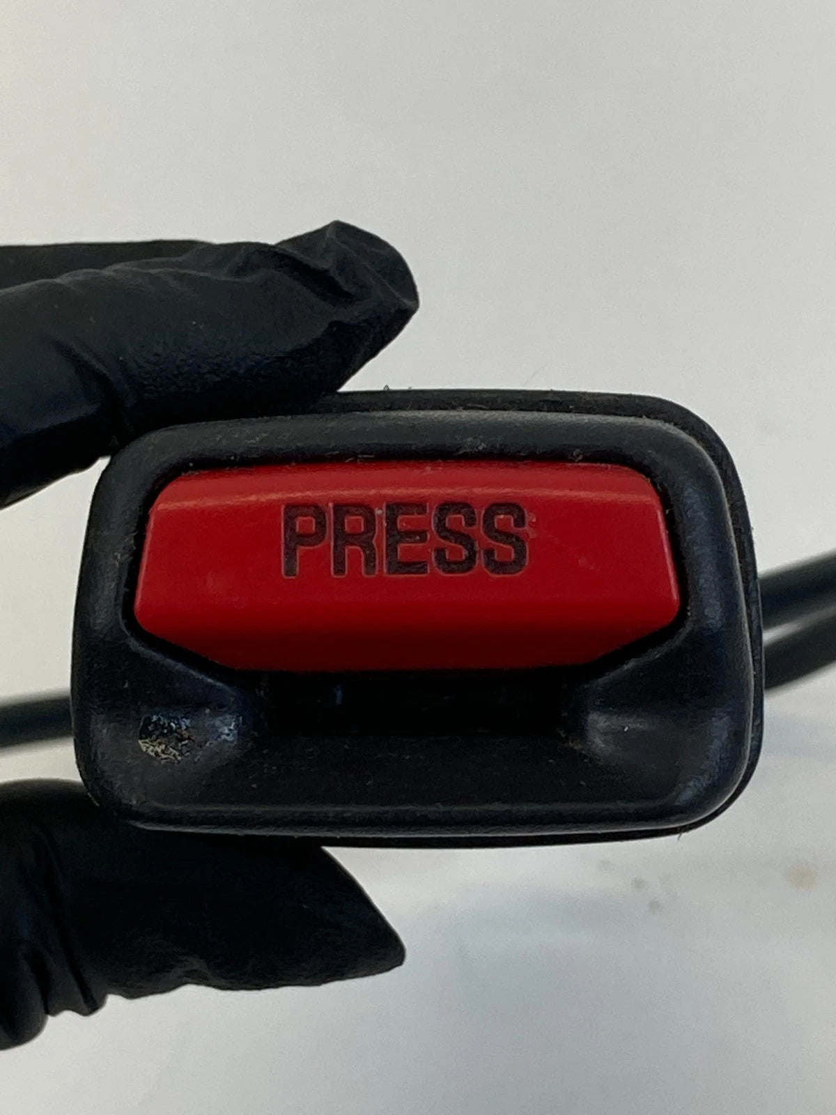 2006-2010 DODGE CHARGER FRONT LEFT DRIVER SIDE SEAT BELT BUCKLE ASSEMBLY OEM