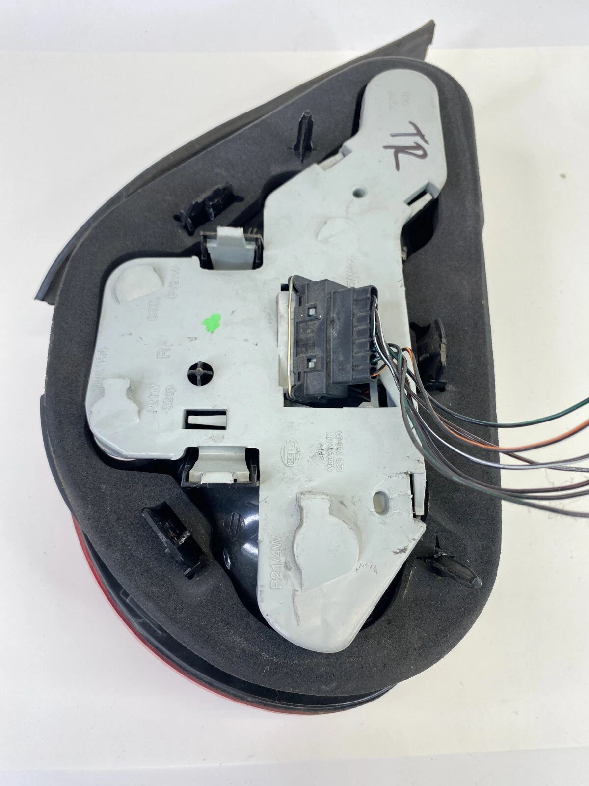 2000-2004 JAGUAR S-TYPE REAR RIGHT PASSENGER TAIL LIGHT TAILLIGHT XR83-13404-AH