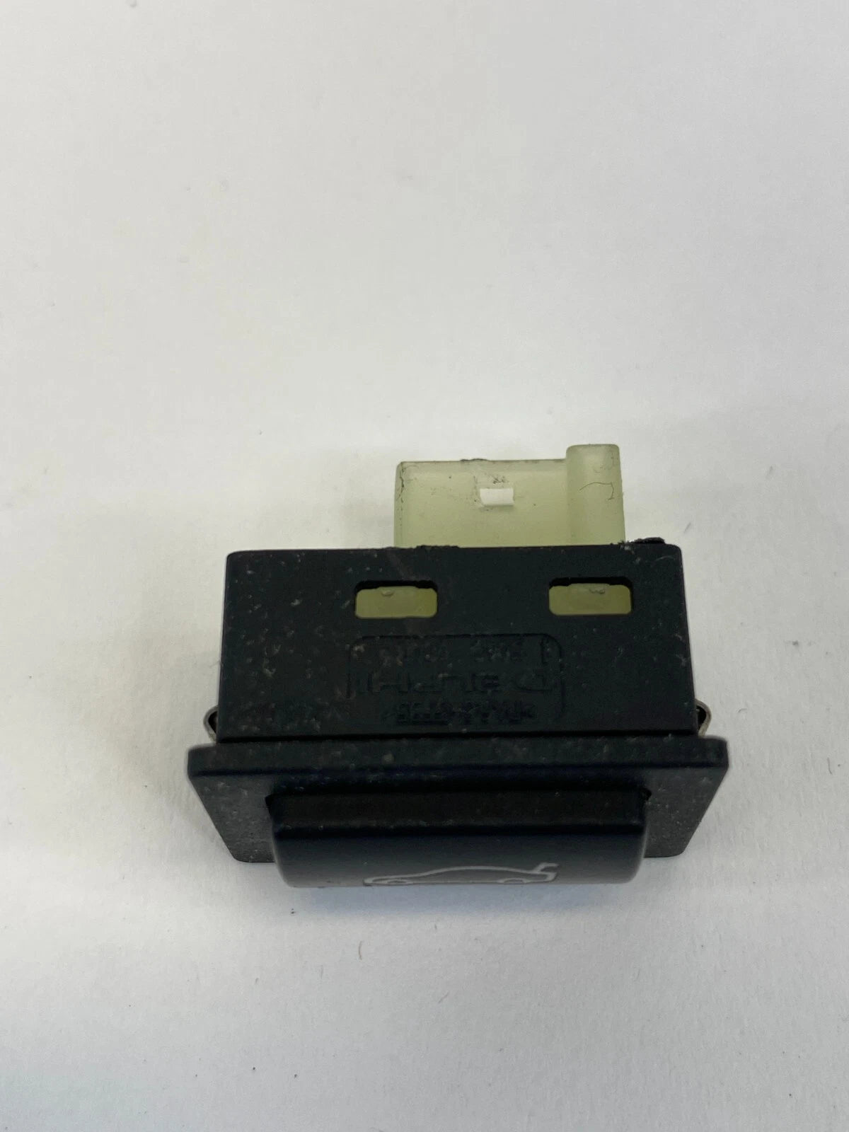 2004 2005 2006 2007 530I 525I TRUNK LID RELEASE CONTROL SWITCH BUTTON OEM