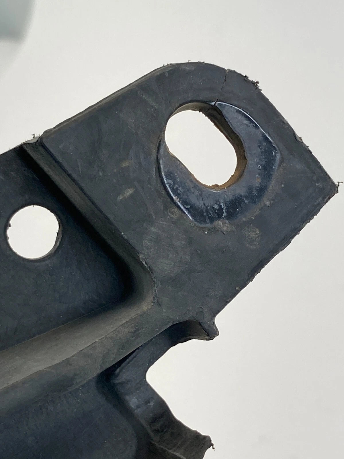 2007 2008 INFINITI G35 UPPER RADIATOR SUPPORT SIGHT SHIELD COVER PANEL OEM