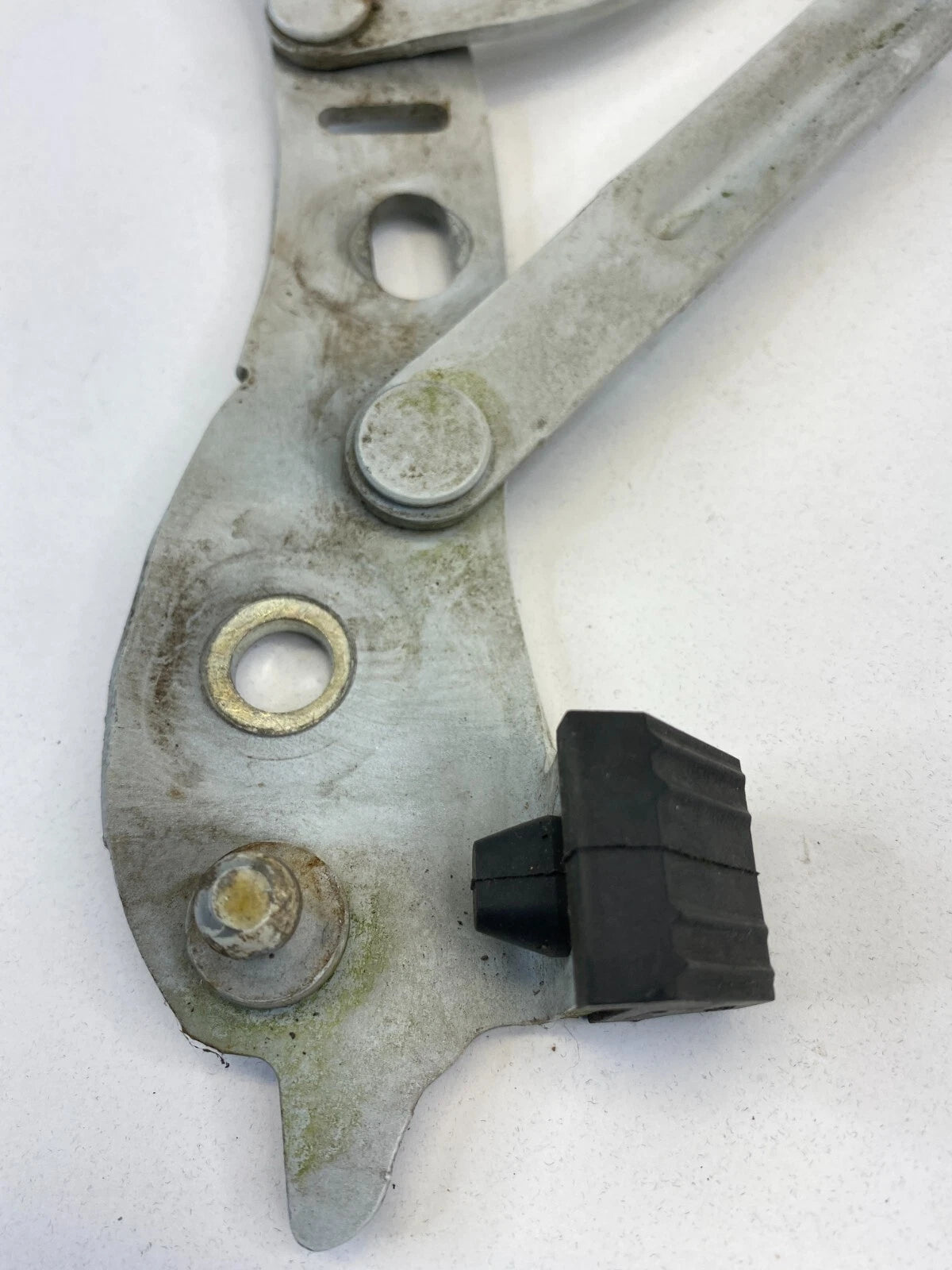2001-2009 VOLVO S60 S 60 REAR RIGHT SIDE TRUNK TAILGATE TAIL GATE HINGE 30649609