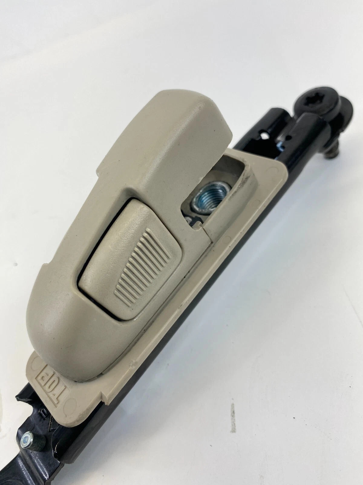 2006 2007 06 07 SATURN VUE FRONT LEFT DRIVER SIDE SEAT BELT HEIGHT ADJUSTER OEM