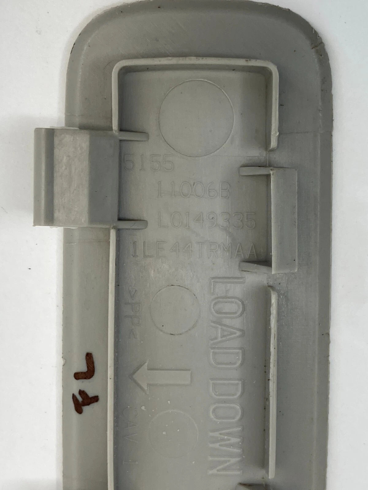 2009 2010 VOLKSWAGEN ROUTAN FRONT LEFT INTERIOR DOOR PANEL SCREW TRIM COVER OEM