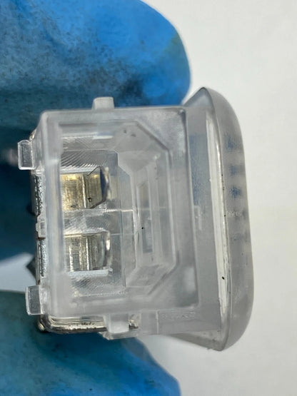 2002-2008 AUDI A4 QUATTRO FRONT LEFT SIDE DOOR INTERIOR COURTESY LIGHT LAMP OEM