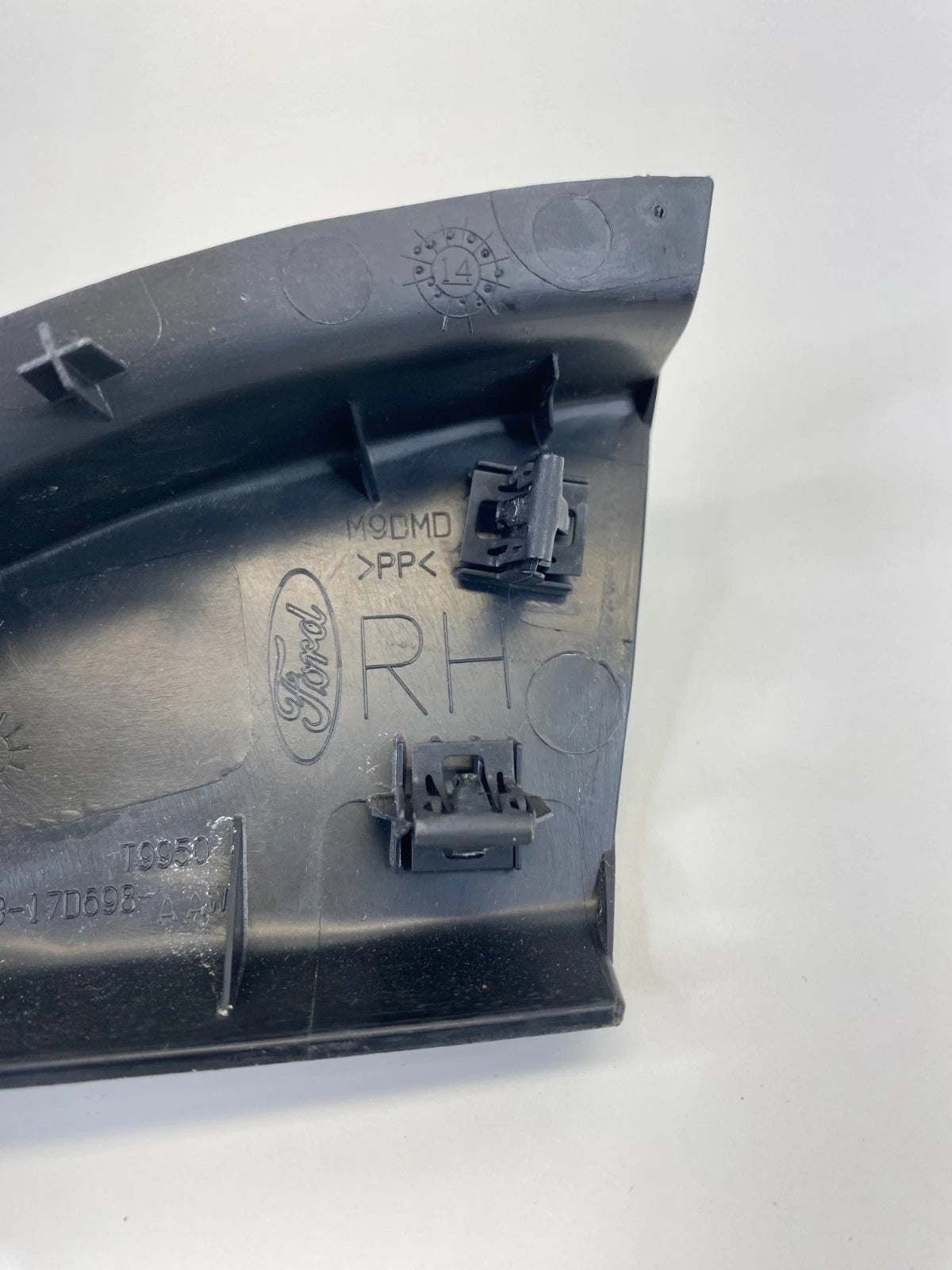 2016-2019 FORD EXPLORER INTERCEPTOR FRONT RH DOOR MIRROR COVER CORNER TRIM OEM