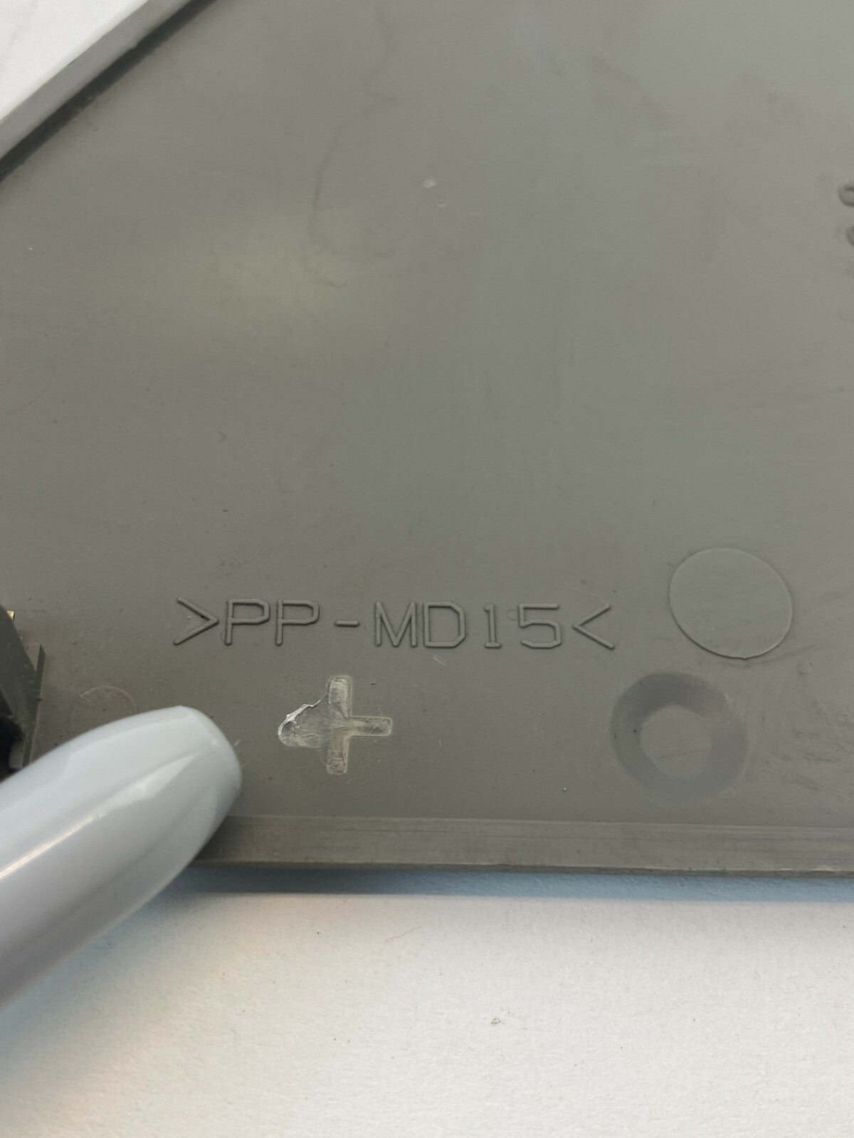 00-06 Chevrolet Tahoe Front Right Passenger Side Dash End Cover Trim 15761835