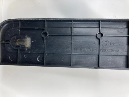 07 08 INFINITI G35 SEDAN FRONT RIGHT SIDE DOOR SILL SCUFF PLATE 769B0-JK600 OEM