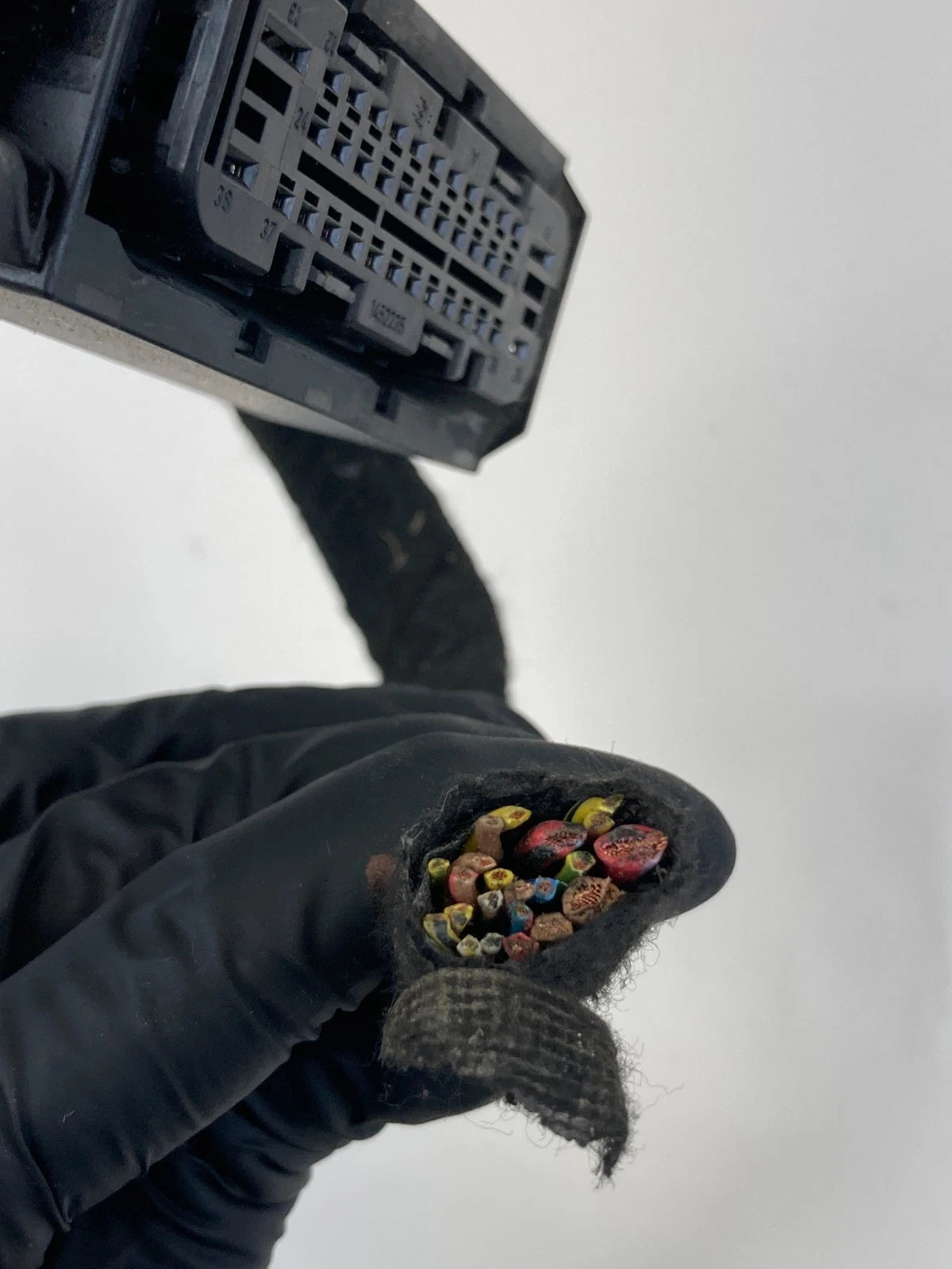 2012-2015 Mini Cooper 1.6L L4 A/T ABS Connector Plug Unit Computer Wire Socket