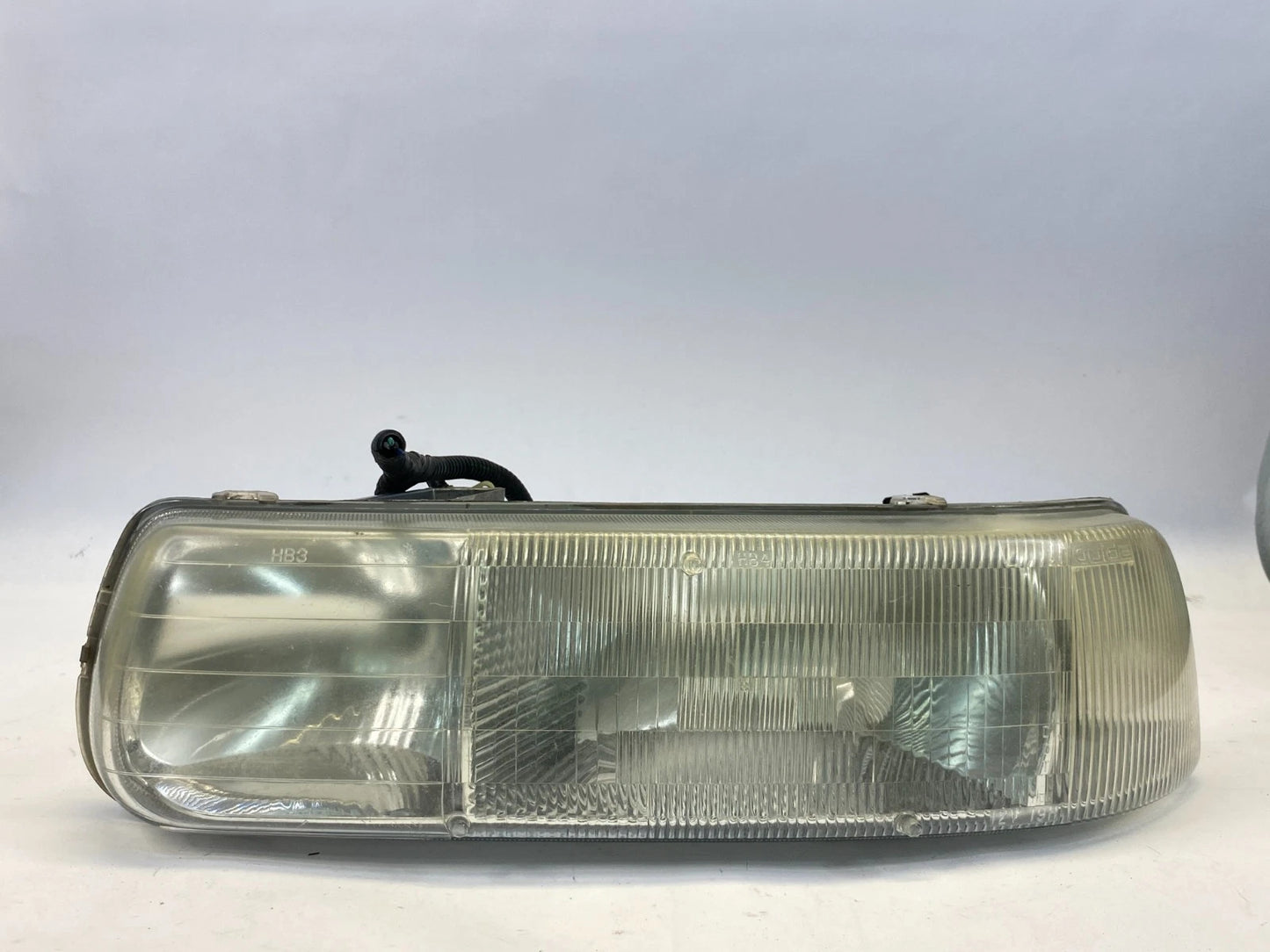2000-2006 CHEVY TAHOE SUBURBAN LH DRIVER SIDE HEADLIGHT HEAD LAMP ASSEMBLY OEM
