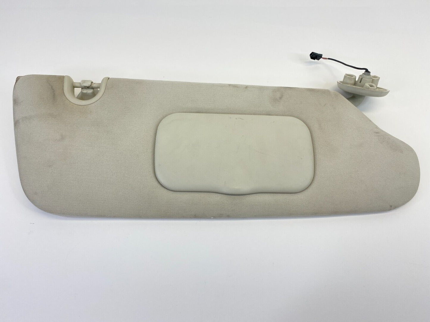 09-14 Volkswagen Routan Front Right Sunvisor Passenger Sun Visor Shade W/ Light