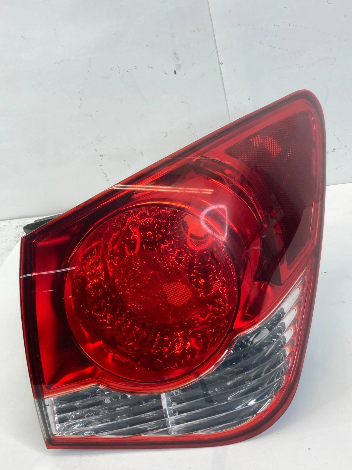 2011-2016 CHEVY CRUZE RIGHT PASSENGER QUARTER PANEL MOUNTED TAIL LIGHT TAILLIGHT