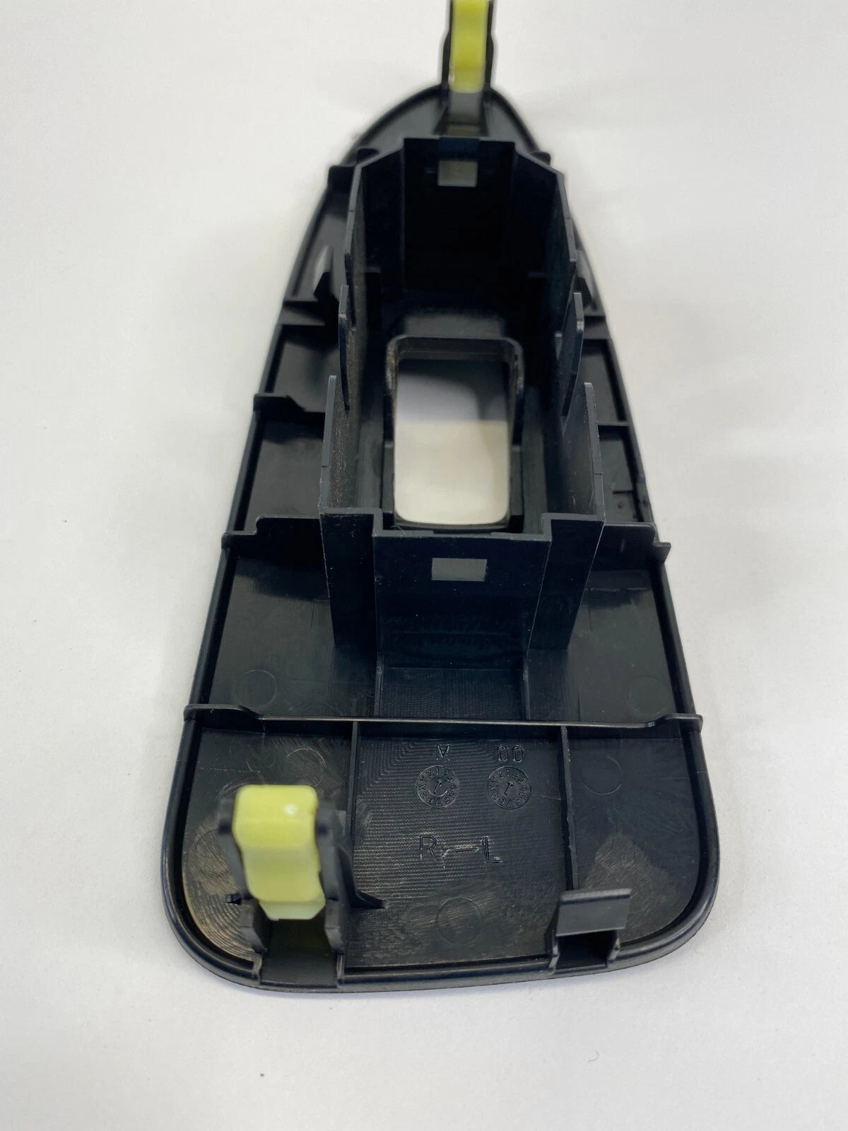 2002 2003 LEXUS ES300 2004 LEXUS ES330 REAR LEFT DOOR WINDOW SWITCH COVER TRIM