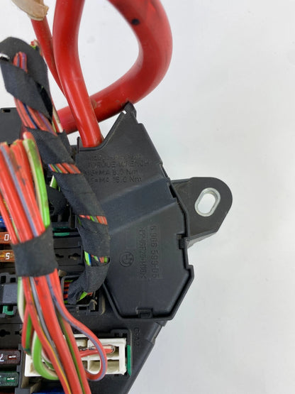 06 07 BMW 530I 3.0L REAR FUSE BOX RELAY PANEL POWER DISTRIBUTION MODULE 6906599