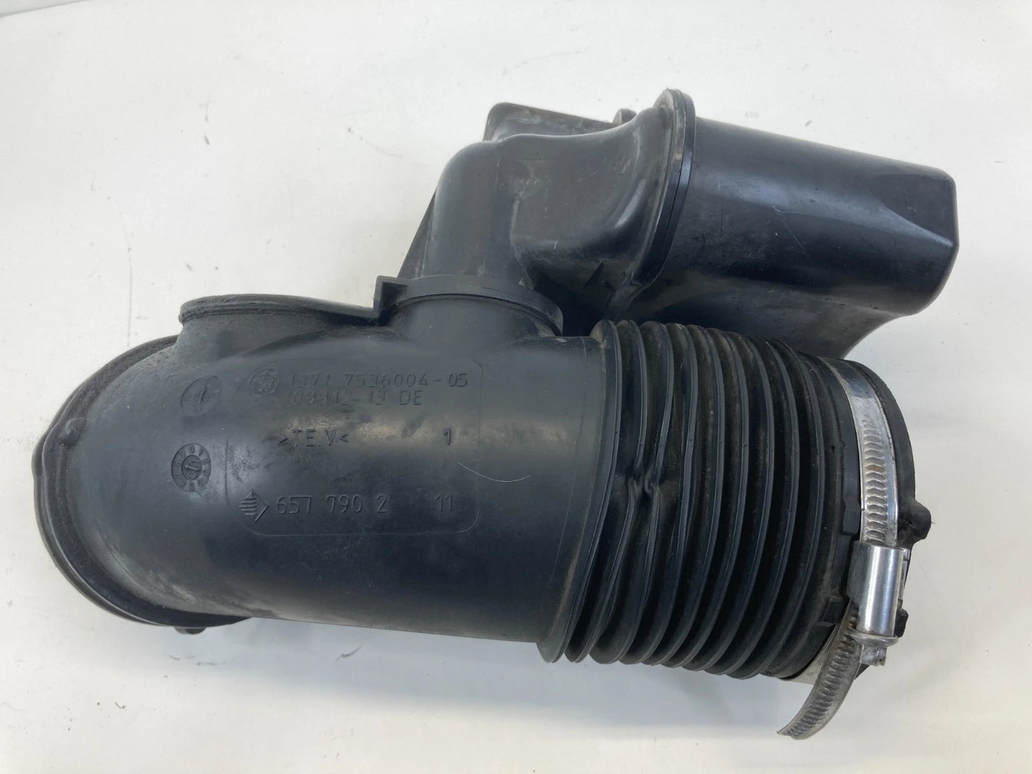 2007 2008 BMW 328XI 07-13 328I AIR INTAKE HOSE TUBE DUCT PIPE BOOT 13717536004
