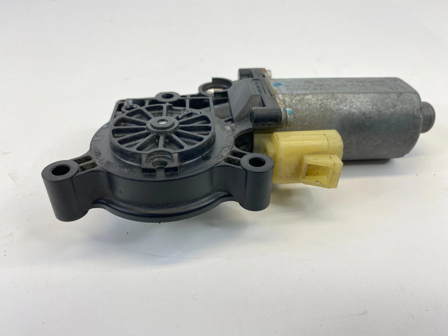 02 03 04 05 06 07 SATURN VUE REAR RIGHT POWER WINDOW MOTOR BOSH CM09093 OEM