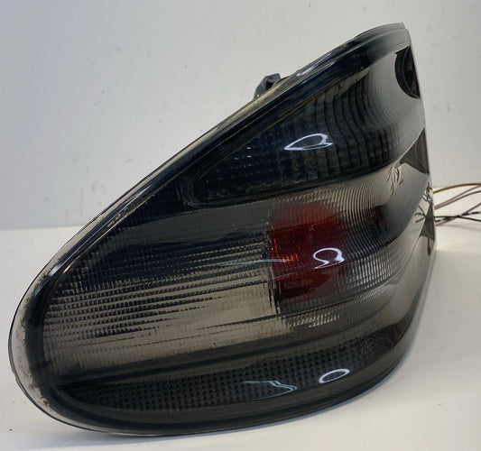 1998-2002 MERCEDES-BENZ E430 REAR LEFT OUTER TAIL LIGHT TAILLIGHT AFTERMARKET